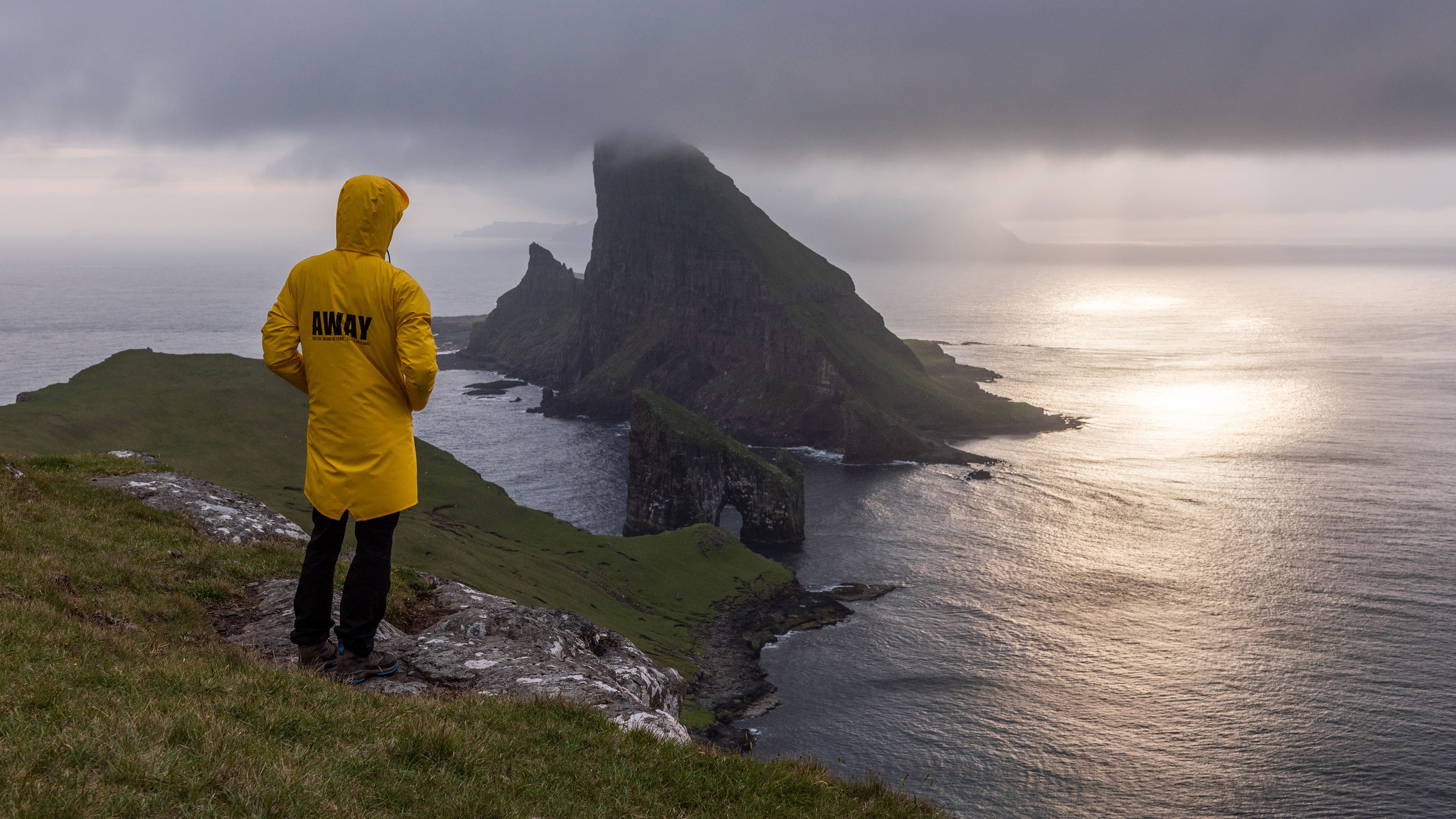 高街潮牌穿搭高级感,香港潮牌中性穿搭
