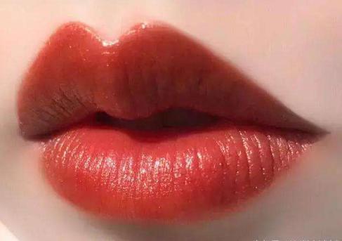 男明星天生“自带妆容”,白敬亭自带眼线,周震南全脸都让人羡慕