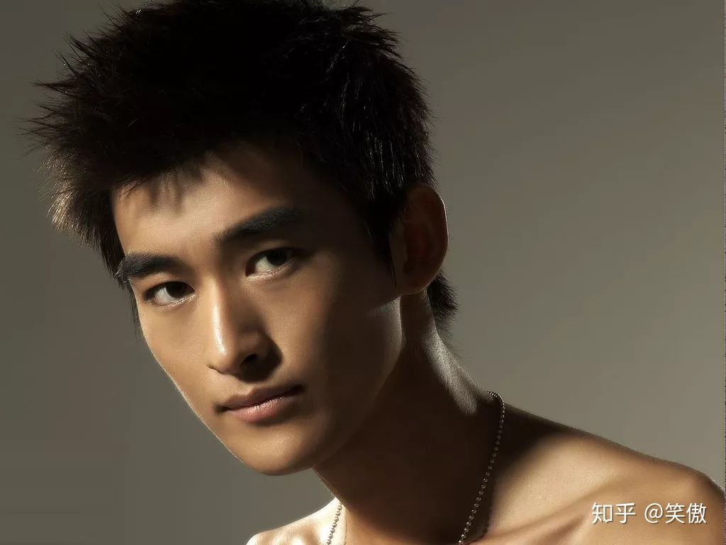 男生应该这样选择发型