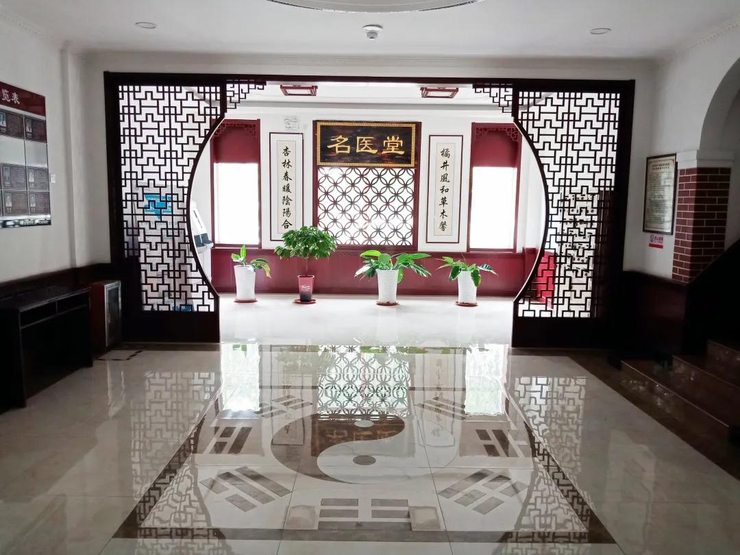 涓尰鏉ㄦ鑺瑰湪鍝噷鍧愯瘖,鏉ㄦ鑺圭洿鎾棿