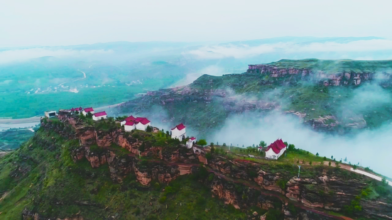 云雾缭绕老君山,云雾缭绕白云观