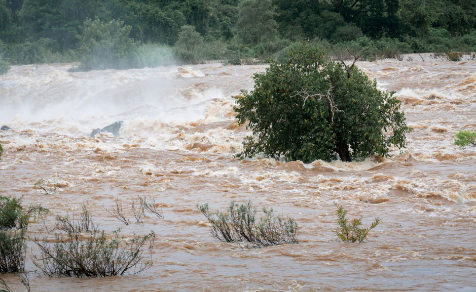 暴雨洪水是何因形成的,大暴雨是什么水平形成的