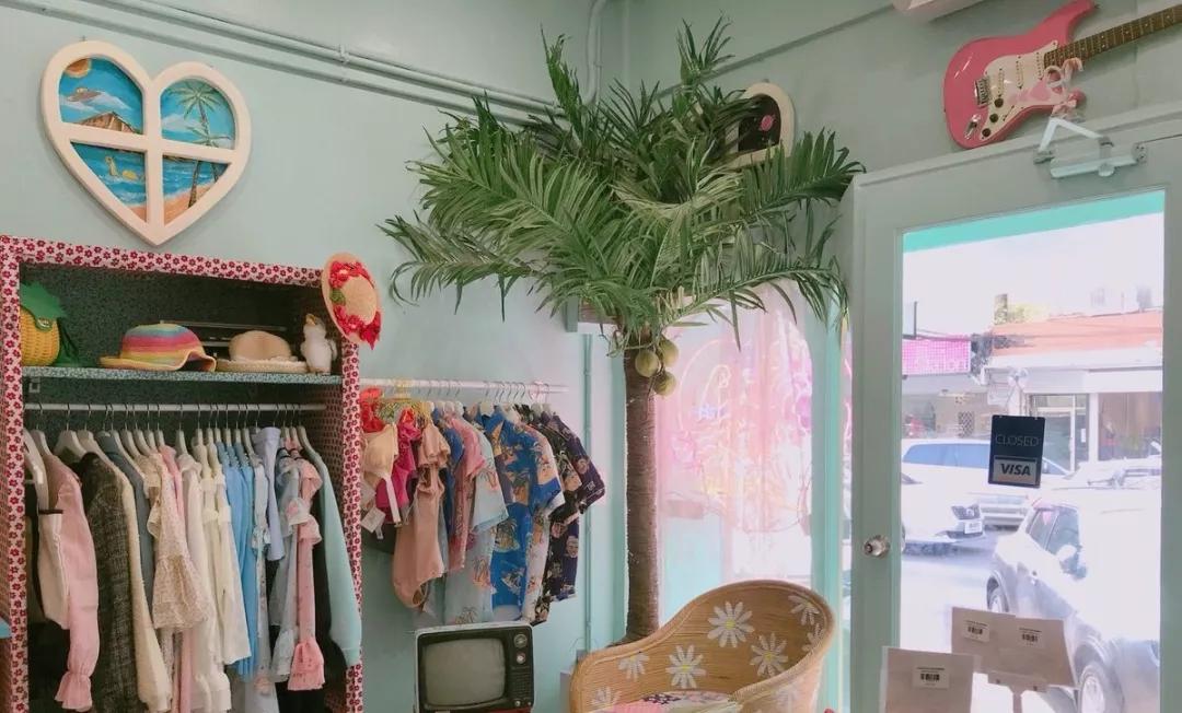 泰国便宜小众潮牌衣服,最近很火的泰国潮牌衣服