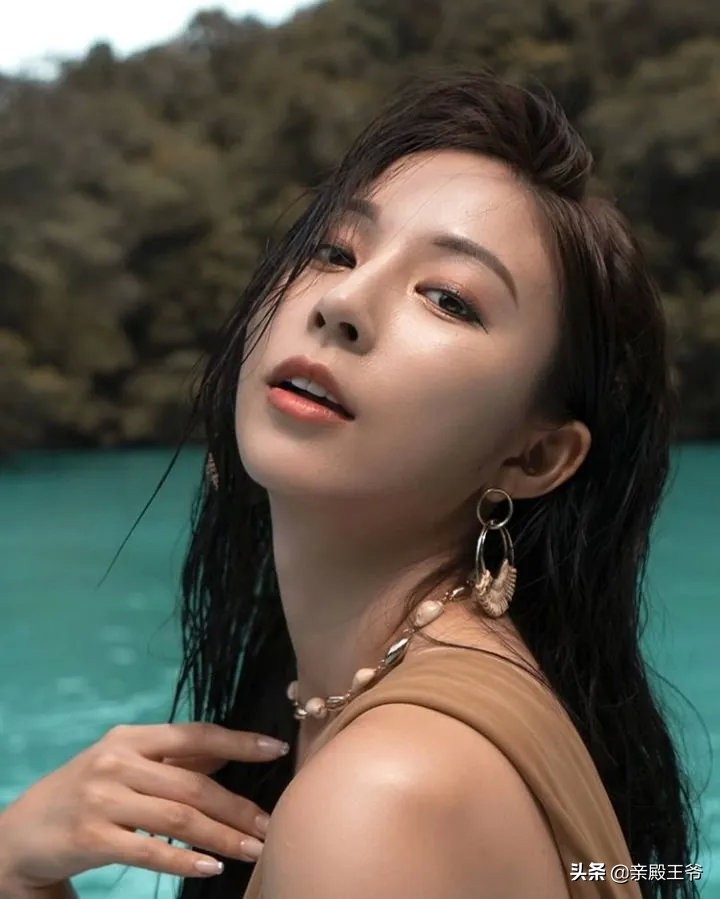 “韩国张钧甯”比基尼照爆红全网，成新任整容模板