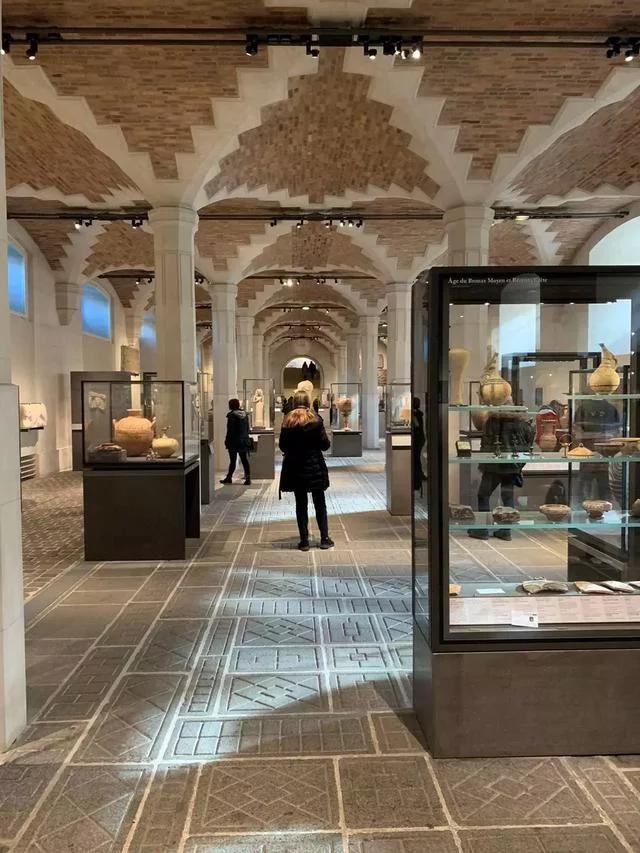 龙虾没人吃、奢侈品没人买、蒙娜丽莎没人看,全世界等中国人出门消费!