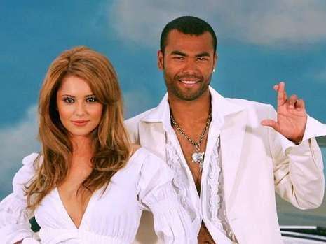 利兹联主持艾玛小姐姐新的照片引起疯狂，能否接过前辈衣钵？