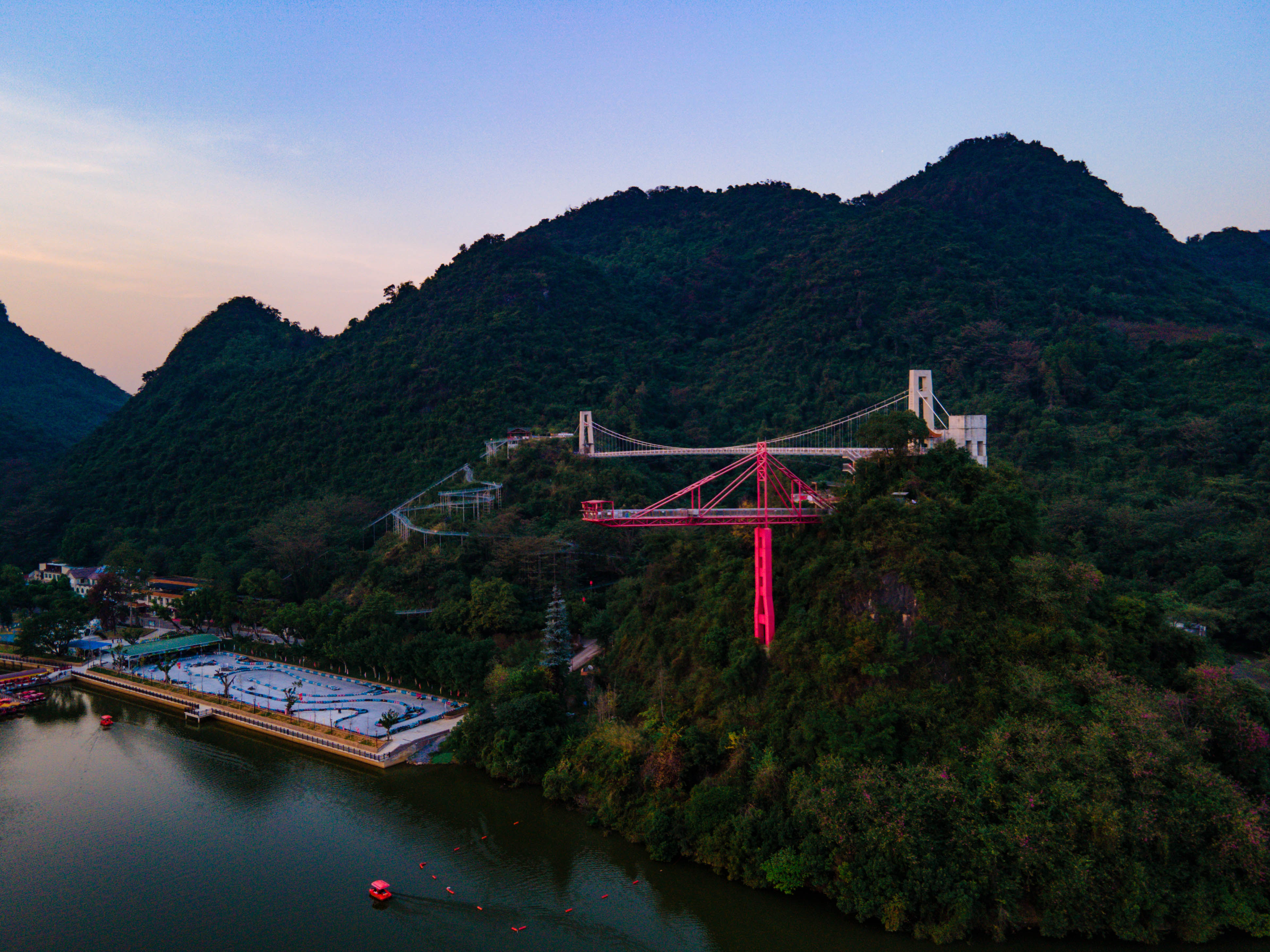 宝晶宫旅游省钱攻略,宝晶宫景区游玩攻略大全最新