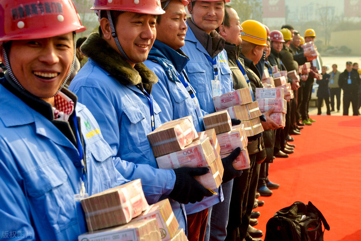 老板拖欠农民工的血汗钱，教你三招，几乎不花钱，就可以拿到报酬