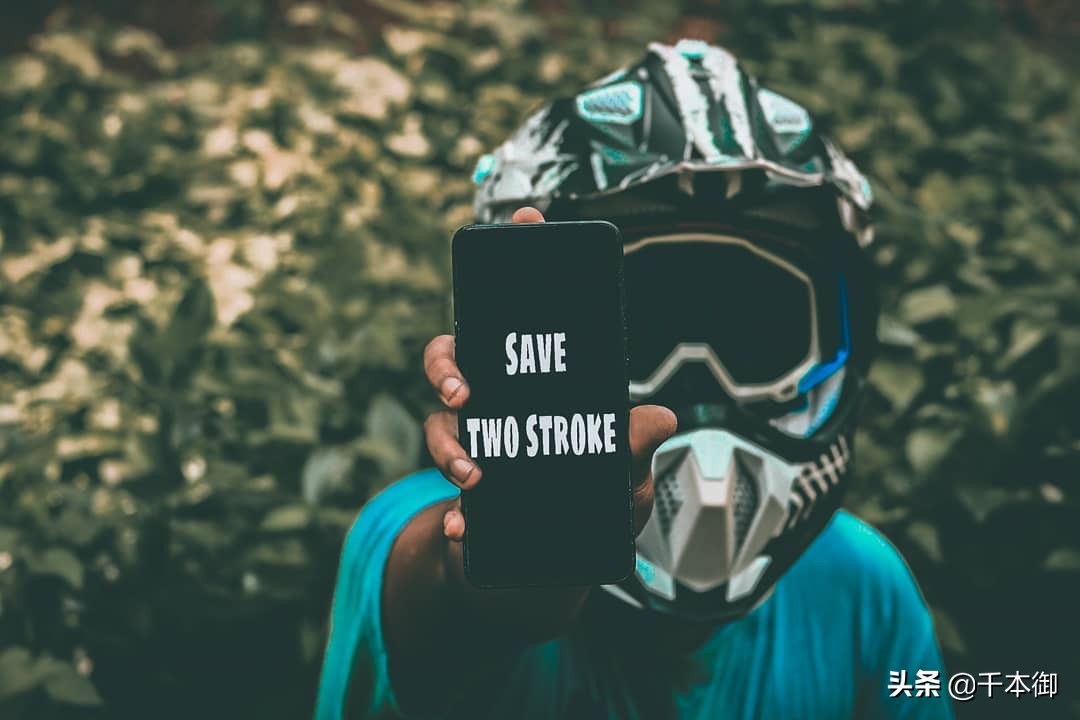 摩托压弯不会倒的是什么,摩托压弯不踩刹车