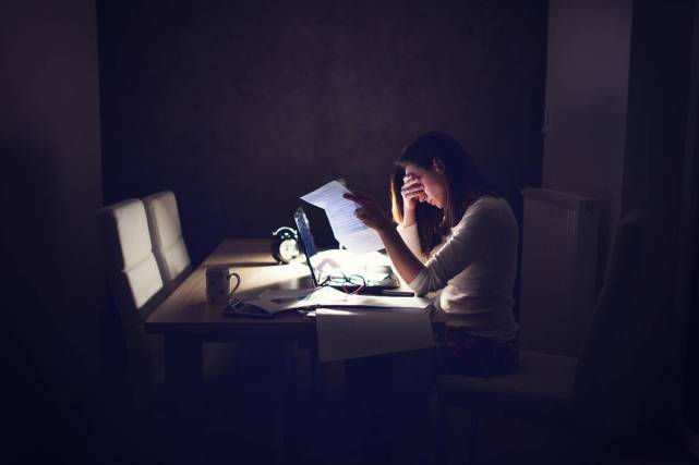 20岁大学生查出感染hpv，抱头痛哭，医生直言，少追求一时痛快