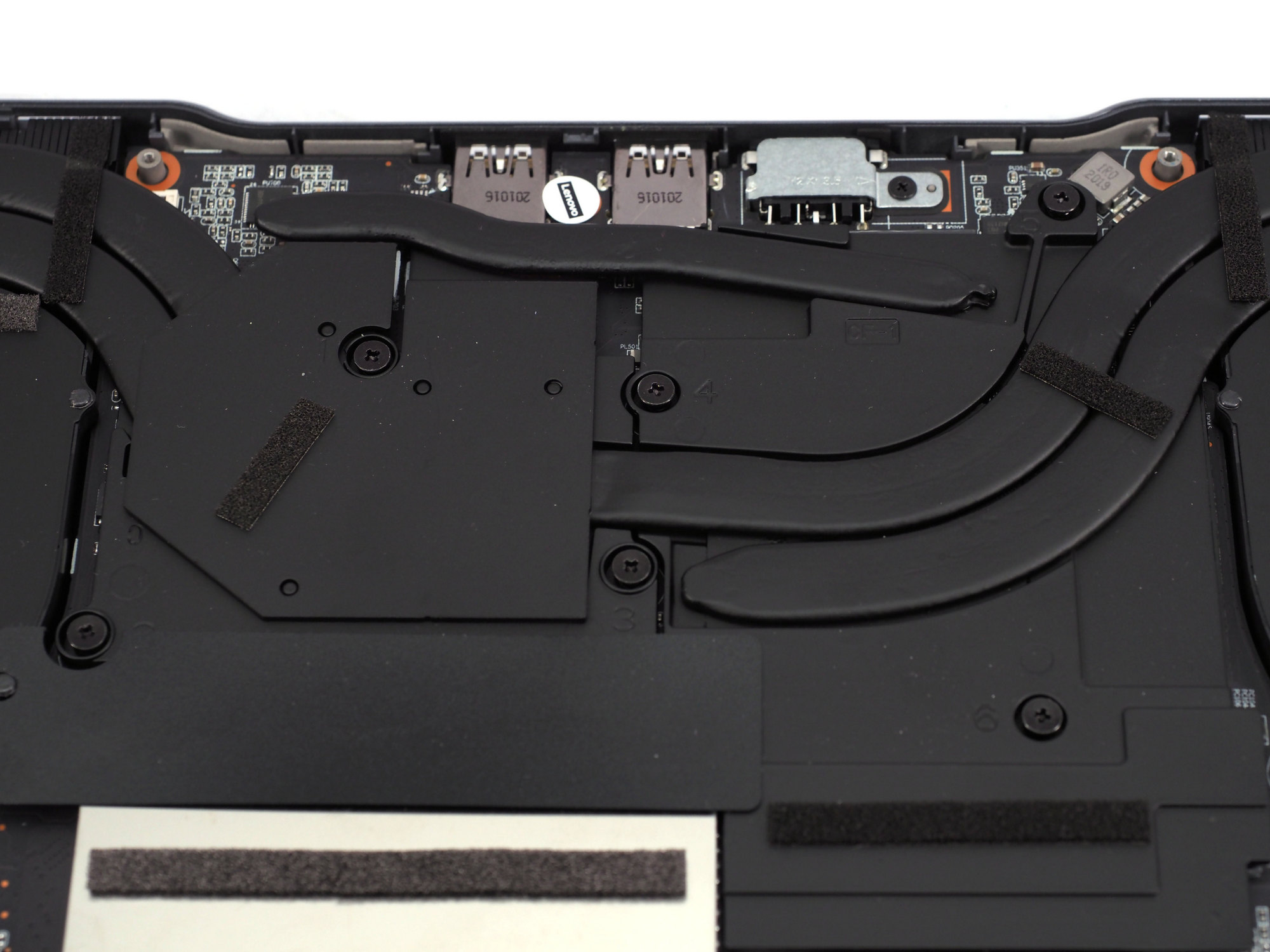 联想拯救者r9000p游戏本全面评测,轻薄电竞本联想拯救者r9000x