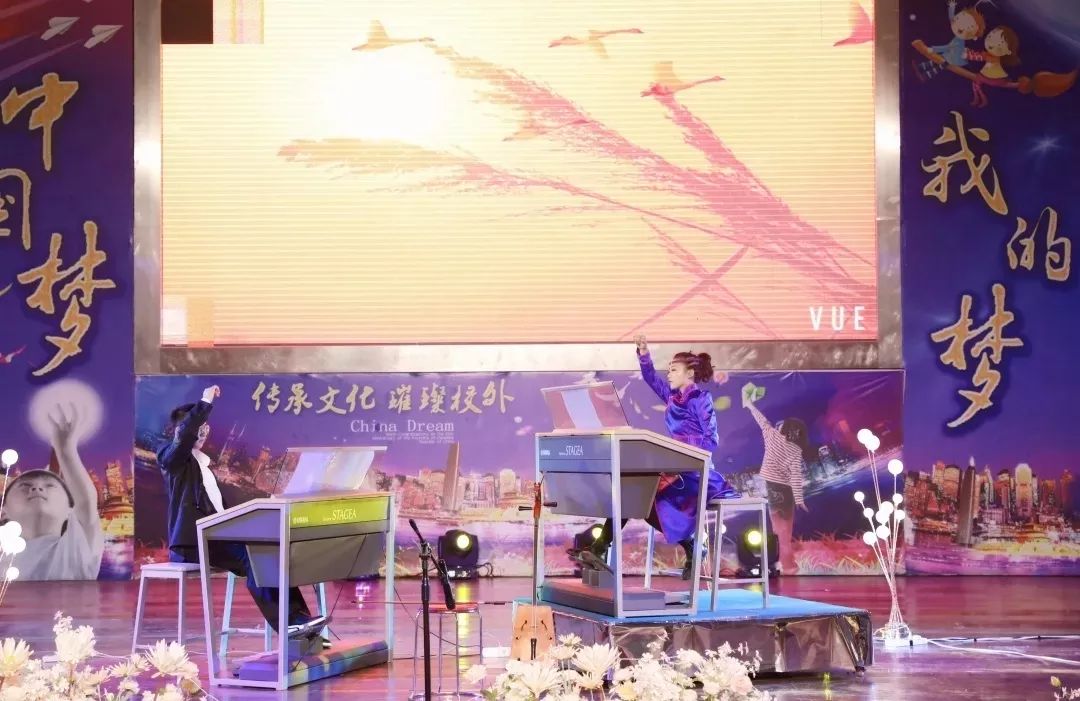 如何使用双排键演奏乐器,带你了解钢琴