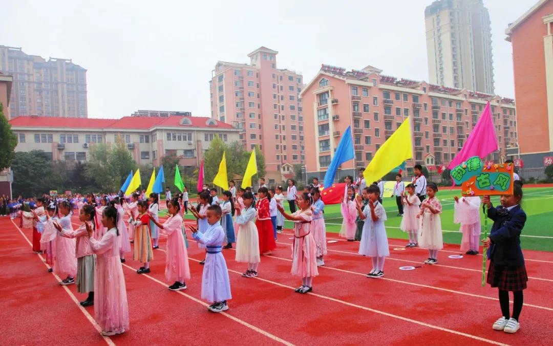 潍坊光正·潍州外国语学校童心向*党**，超越梦想。2021年秋季运动会掠影