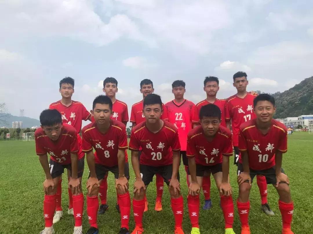 足球4比0大胜,精彩足球夺冠视频集锦