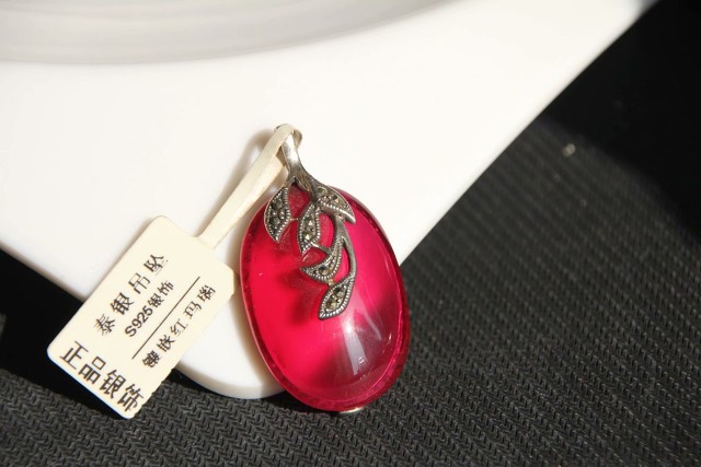 佩戴银饰变黑的原因,佩戴银饰有什么讲究