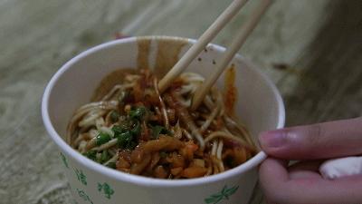 吃完整条恩施街，发现住在青山的才是人生赢家