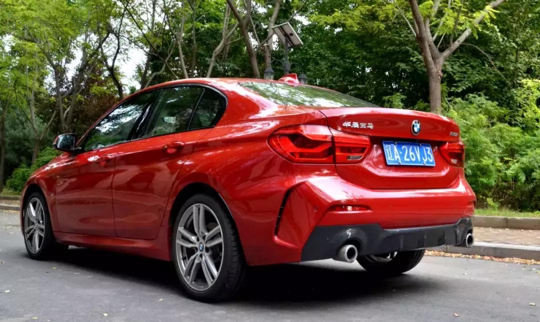 2020宝马1系120i时尚版三厢,bmw三厢120i1.5