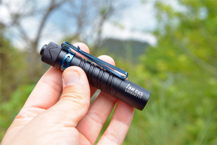 olight傲雷baldrs小型强光战术手电,我就是与众不同女声完整版