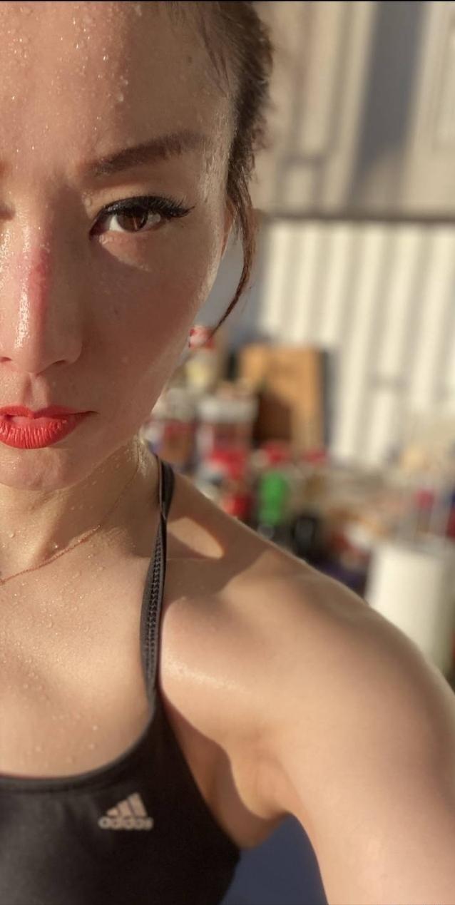 最近瘦出排骨胸的女明星,瘦出排骨胸的女星