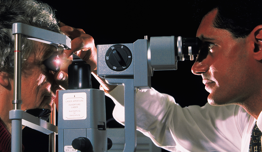 现在近视做激光手术好不好,激光治疗近视亲身经历