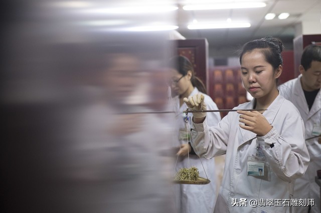 结婚三金选择黄金还是彩金,结婚金首饰怎么挑选