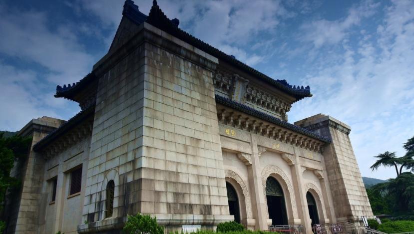 续范亭剖腹自尽，毛主席十分钦佩，去世后毛主席悲痛地说了四个字