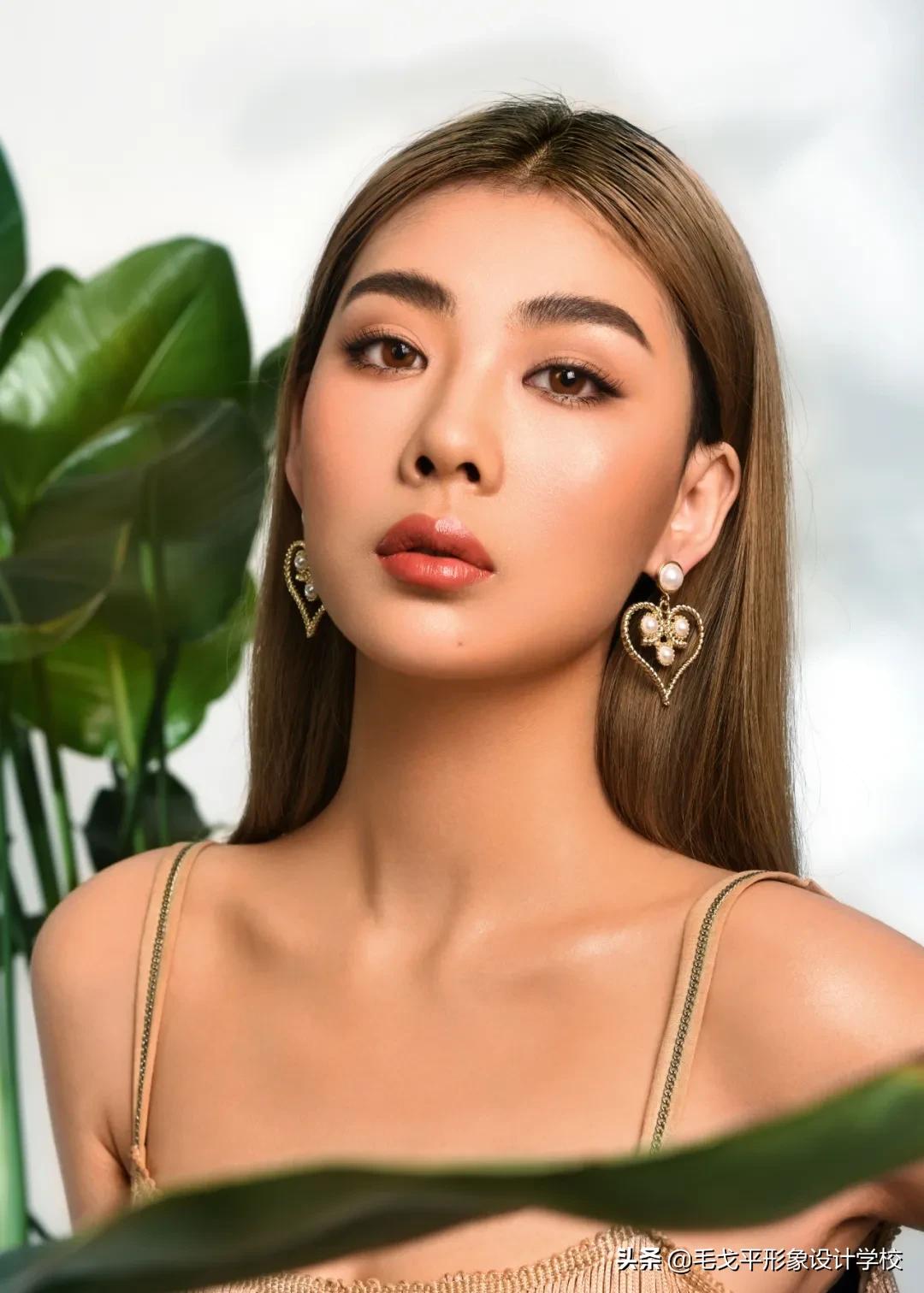 女明星是怎样处理脸上的痣,圆脸如何点痣好看