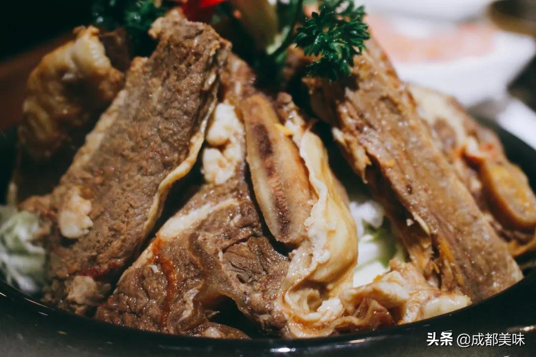 矮冬瓜的火锅店,矮冬瓜巴蜀笑星火锅