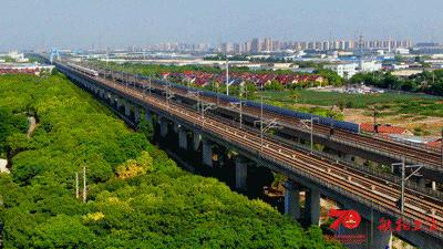 超燃大片！航拍上海24小时，16区混剪版亮出魔都的“精气神”【可爱的中国，奋进的上海】