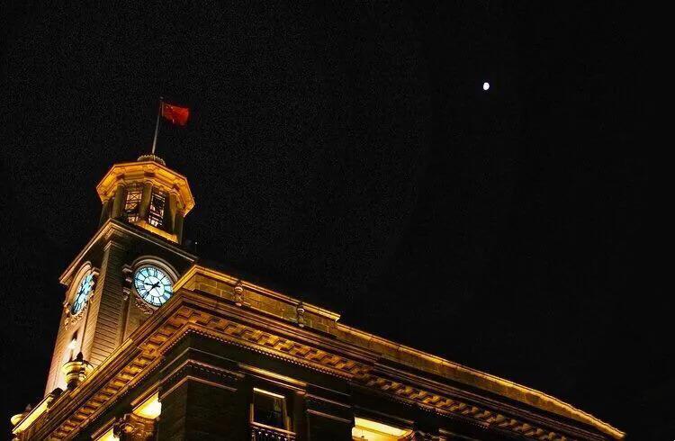 【写首诗再睡觉】武汉，我以为故乡处处是花园