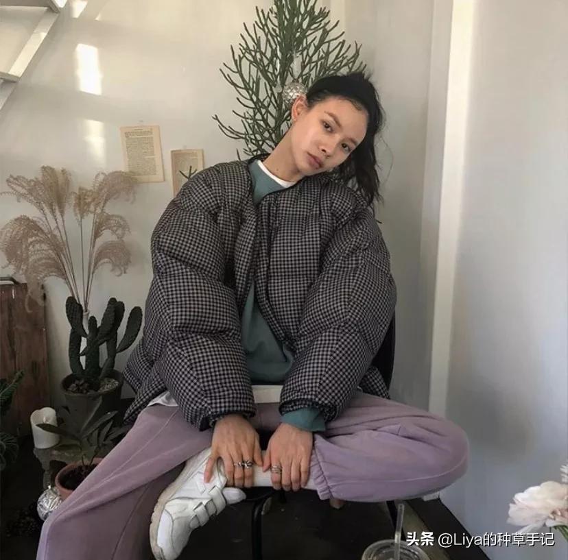 满大街都是骆驼羽绒服,满大街都在穿皮草外套长靴真洋气