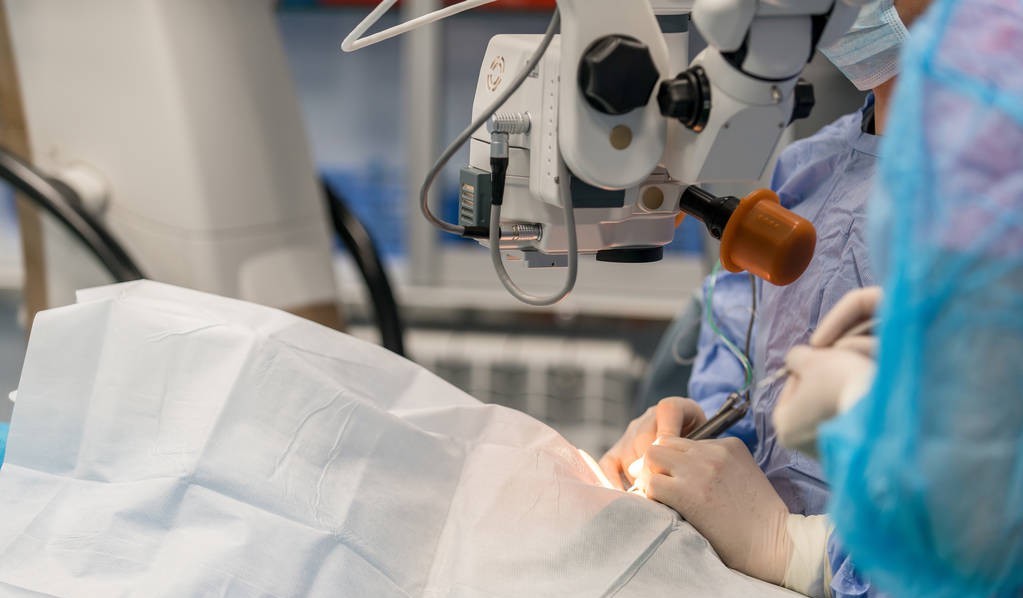 糖尿病视网膜病变是发病率较高的致盲性眼病之一,临床治疗方法多