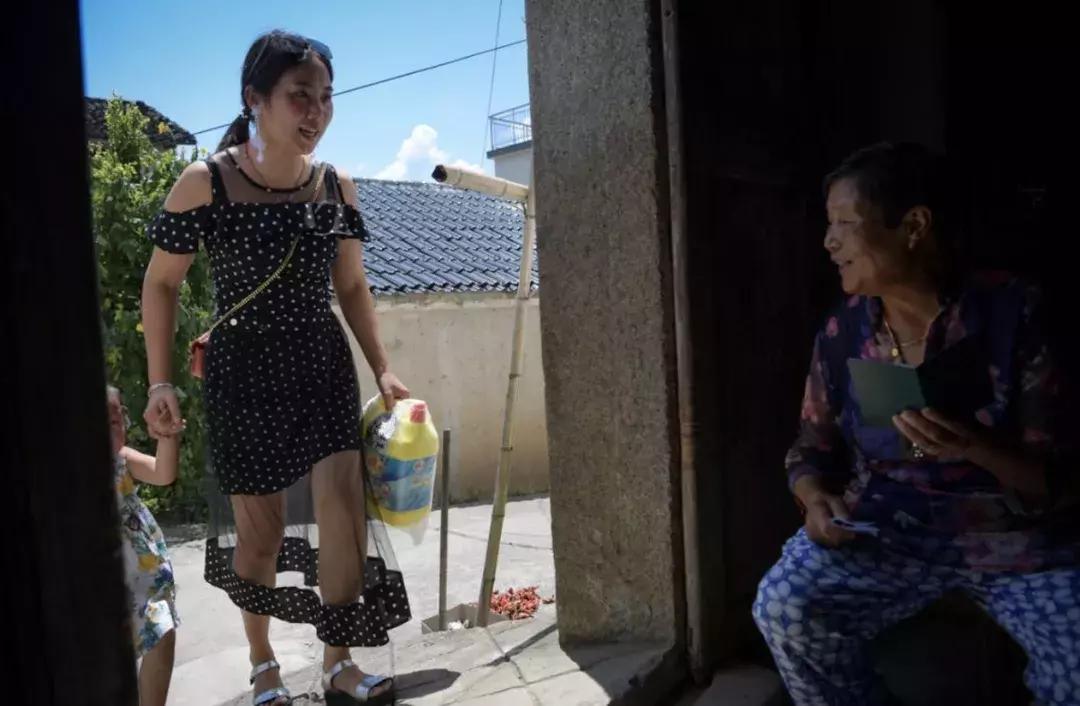 我在十八线小村当大V：一年网购金额超全国99.9%的人