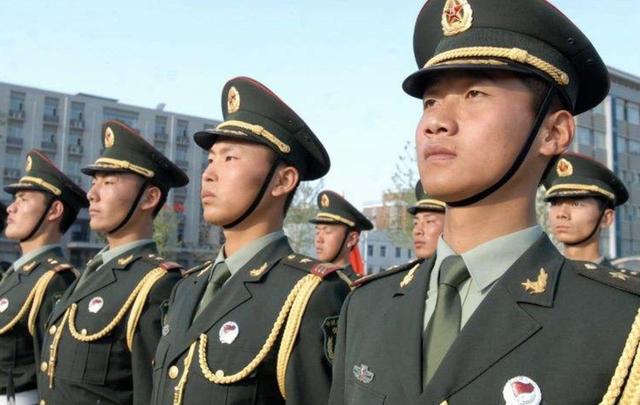 按授衔规定，陈毅不能被授予元帅，周总理提到谁让中央同意授帅？