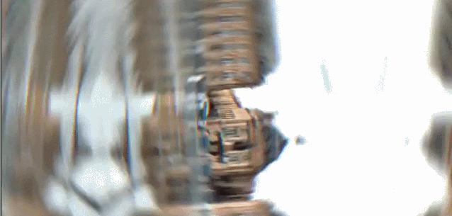 “跨界级”专业防抖,手机和微单都可用,普通人的视频“法宝”