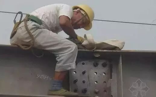 钢结构工程前期注意事项,钢结构天沟防水施工步骤教程