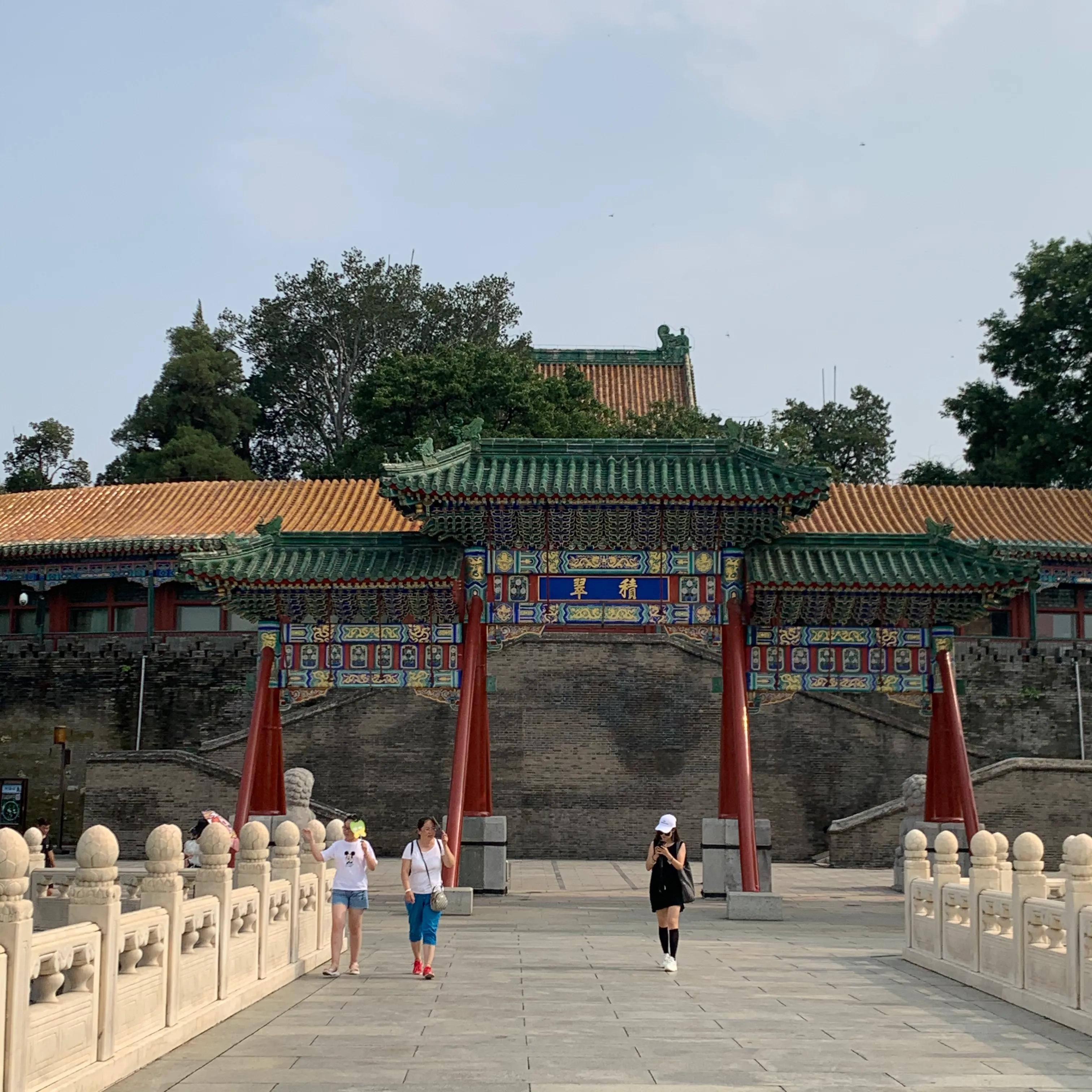 关于徐志摩的旅游景点,北京这个城市的名胜古迹