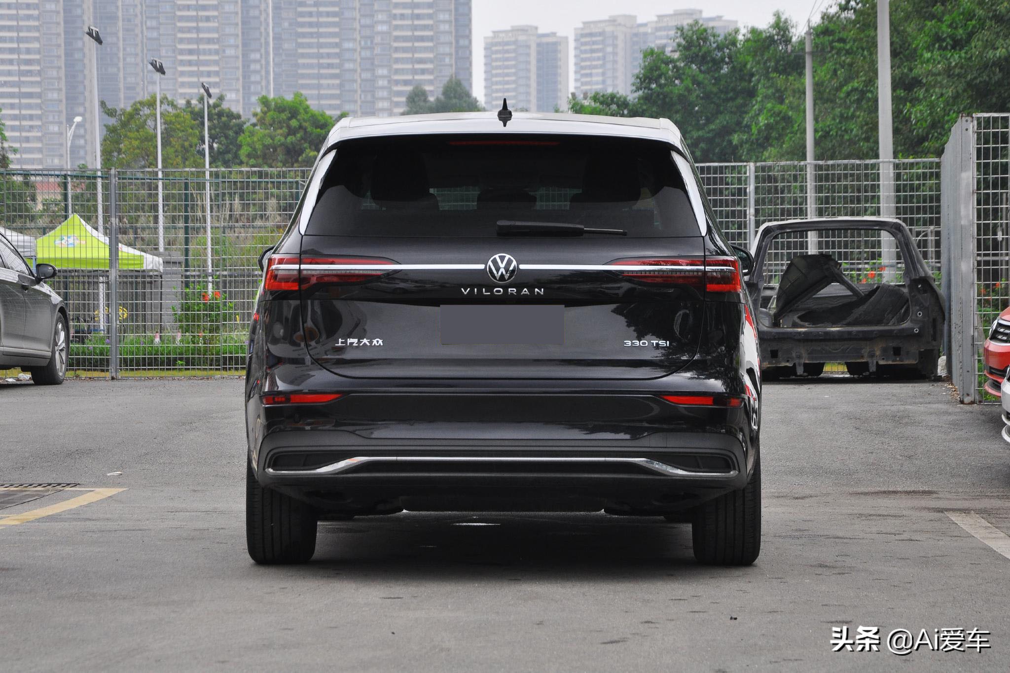 威然mpv商务车7座优缺点,大众威然四座mpv测试