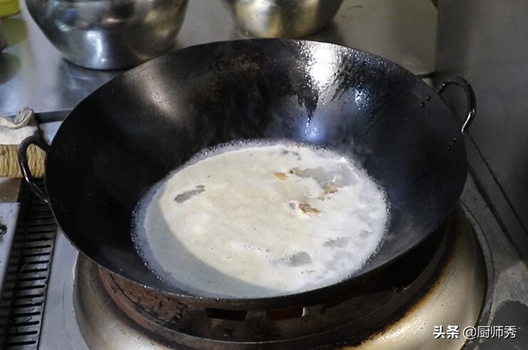 酸菜鱼的做法味道鲜美简单易学,家常版酸菜鱼汤鲜味美鱼肉嫩滑