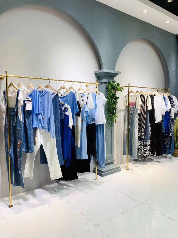 去广州服装批发市场进货攻略,广州园昌服装批发市场短袖拿货