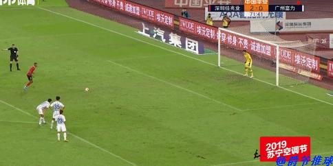 中超门将喝水哥gif,阿根廷门将扑单刀gif