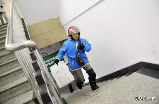 辛苦工作辛酸画面,美团外卖员辛苦视频