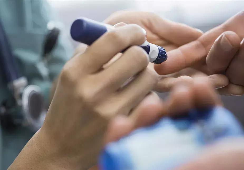 糖尿病引发的看不清东西怎么治疗,糖尿病难以被发现的原因