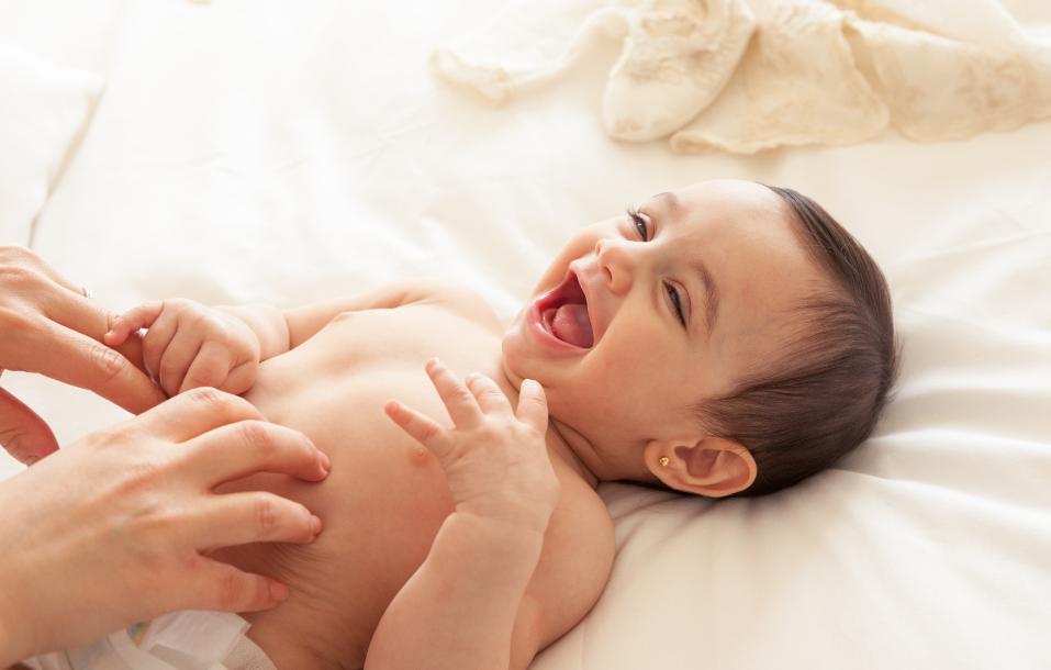 宝宝怎么睡才不会偏头,宝宝头睡偏了怎么纠正小妙招