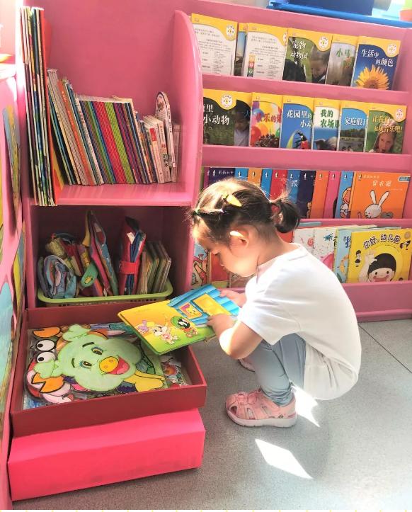 幼儿园半日活动入园实录,快乐成长幼儿园主题课程