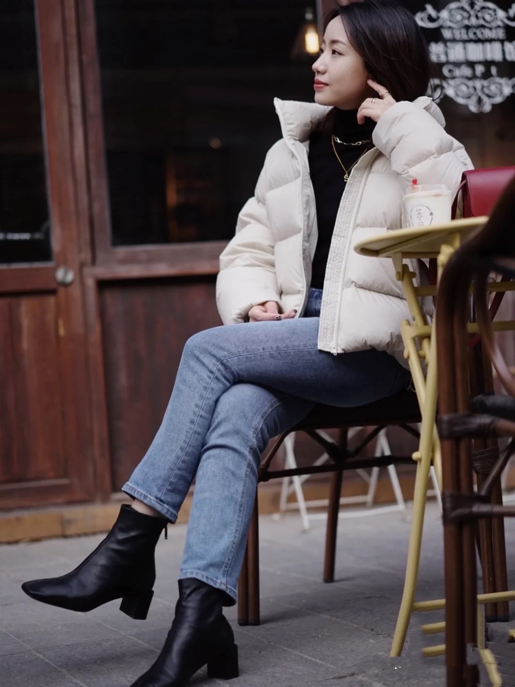 羽绒服洗完毛一坨,羽绒服洗完后一坨一坨的怎么恢复