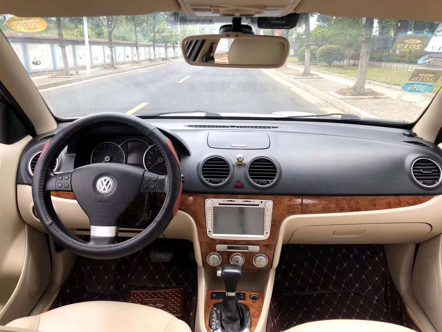 2010年大众朗逸2.0怎么样,2010年大众朗逸二手车值多少钱