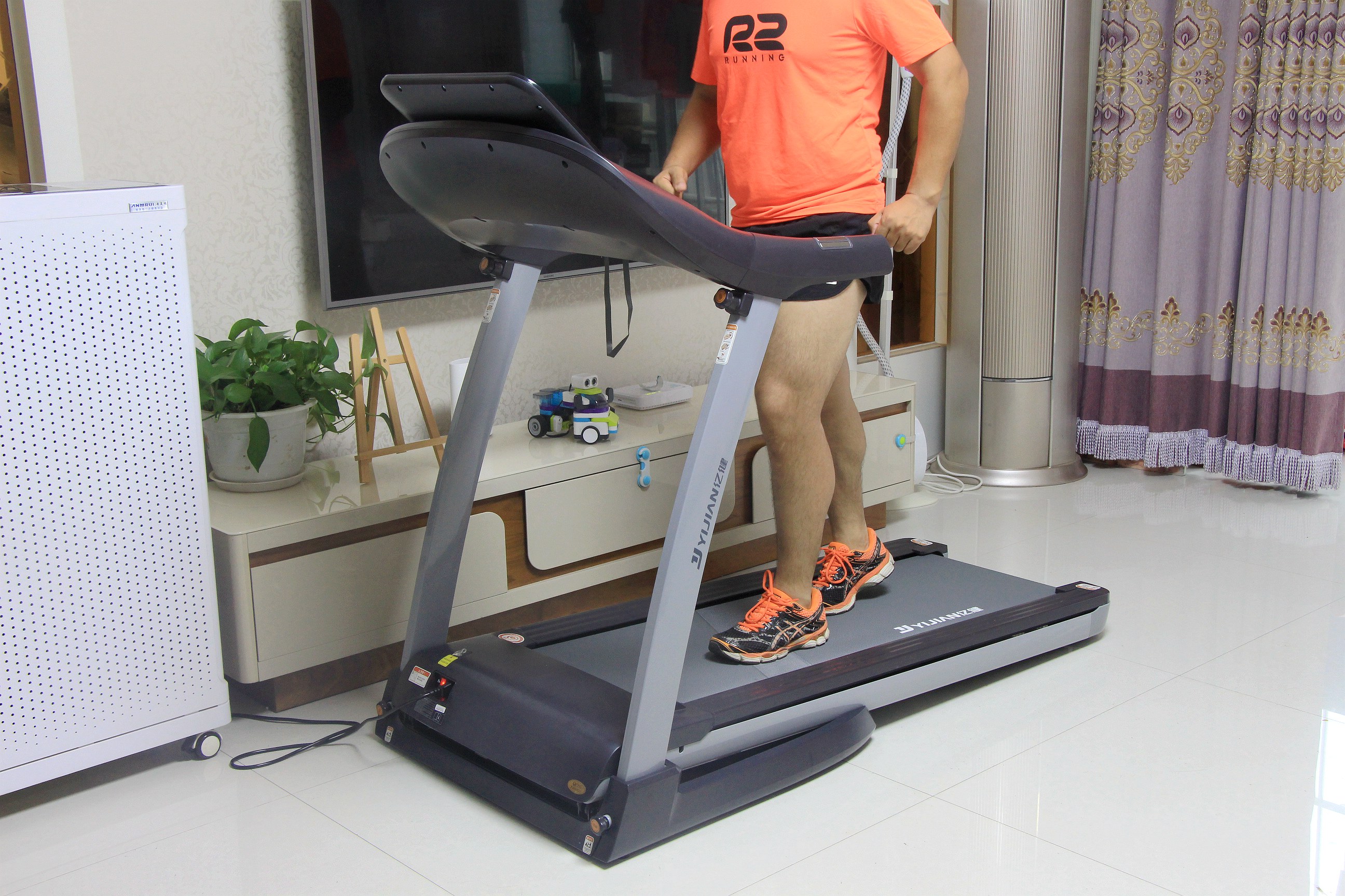 亿健跑步机最新款是哪个型号,亿健智能跑步机m1评测