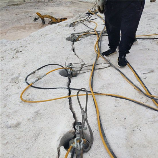 隧道开挖碎石液压劈裂机,隧道专用液压劈裂机