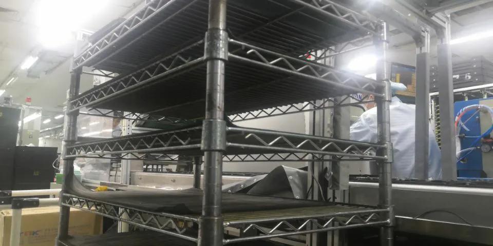 竟然有人说大学生进电子厂打工丢人